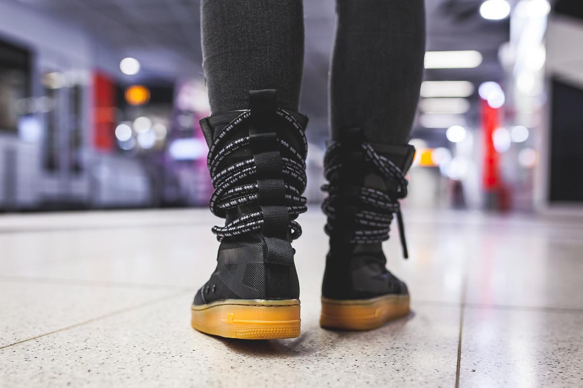 Nike WMNS Sf Air Force 1 Hi 